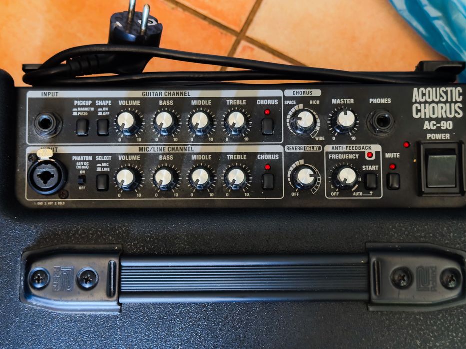 Vendo Roland ac 90 com gig bag