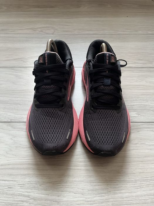 жіночі кросівки Brooks Adrenaline GTS 22