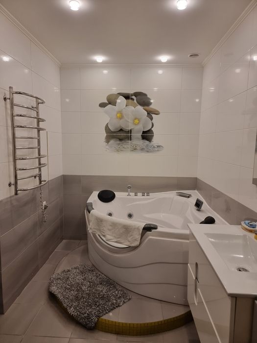 Погодинно, подобово  2к кв на Осокорках с джакузі та каміном.