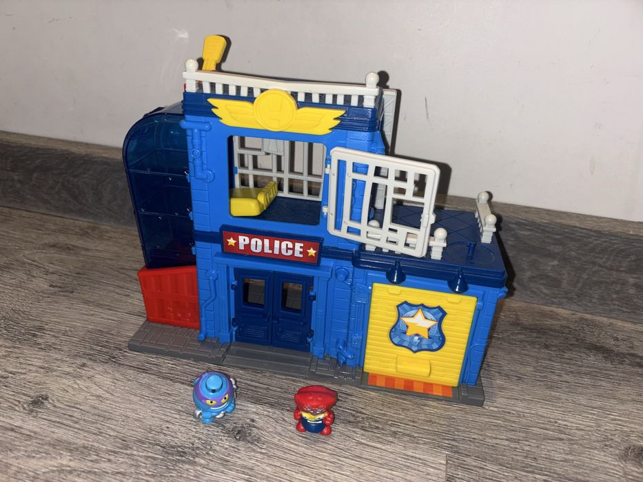 Super Zings komisariat policji