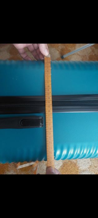 Чемодан великий пластик