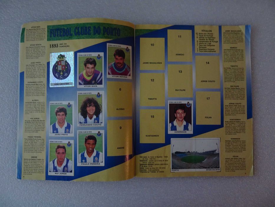 Caderneta de cromos de futebol - Futebol 93/94 Panini (tem 222 cromos)