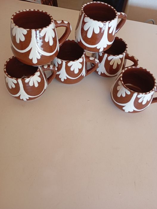 Chávenas de olaria