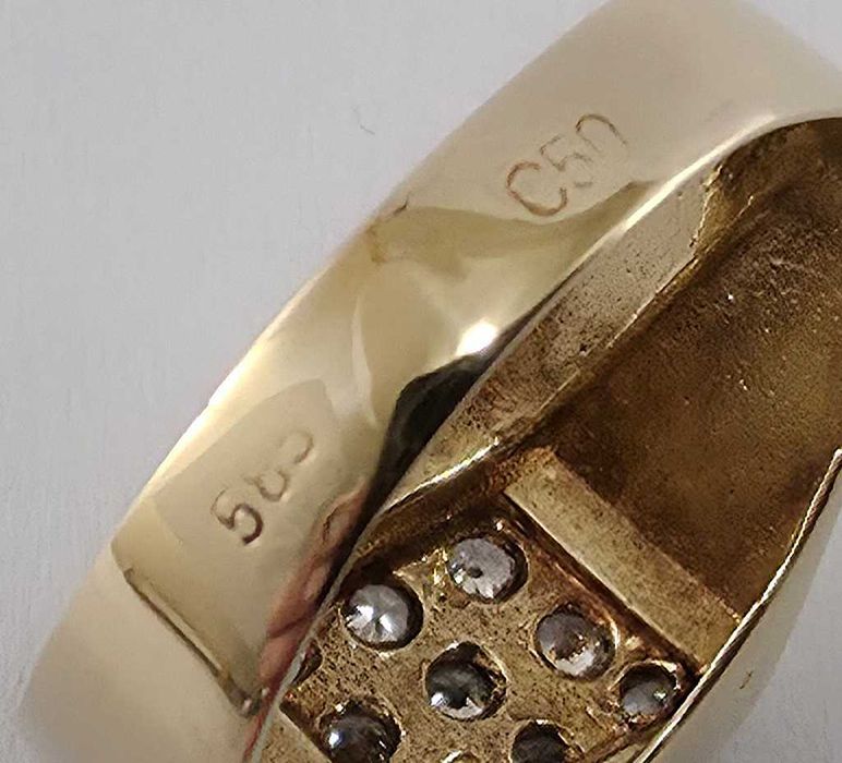 Złoty pierścionek - sygnet próby 585 z cyrkoniami