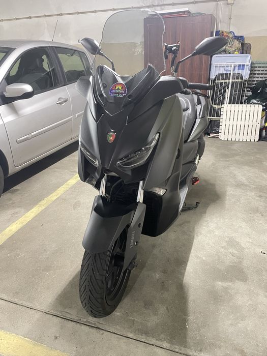Yamaha X-MAX 300 (2023) - 15.000 km - Extras Premium (Bitubo)