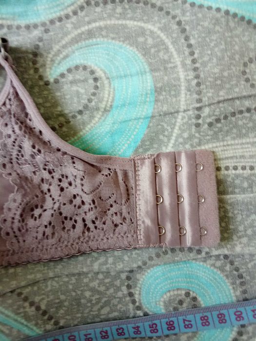 Бюстгальтер великого розміру