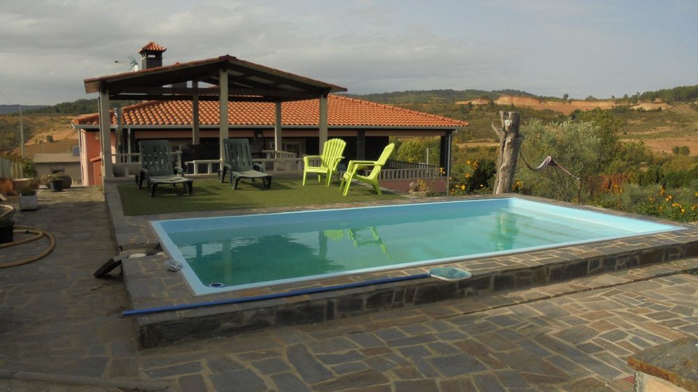 Vivenda com piscina para venda