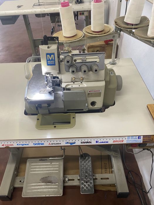 Máquina de costura industrial