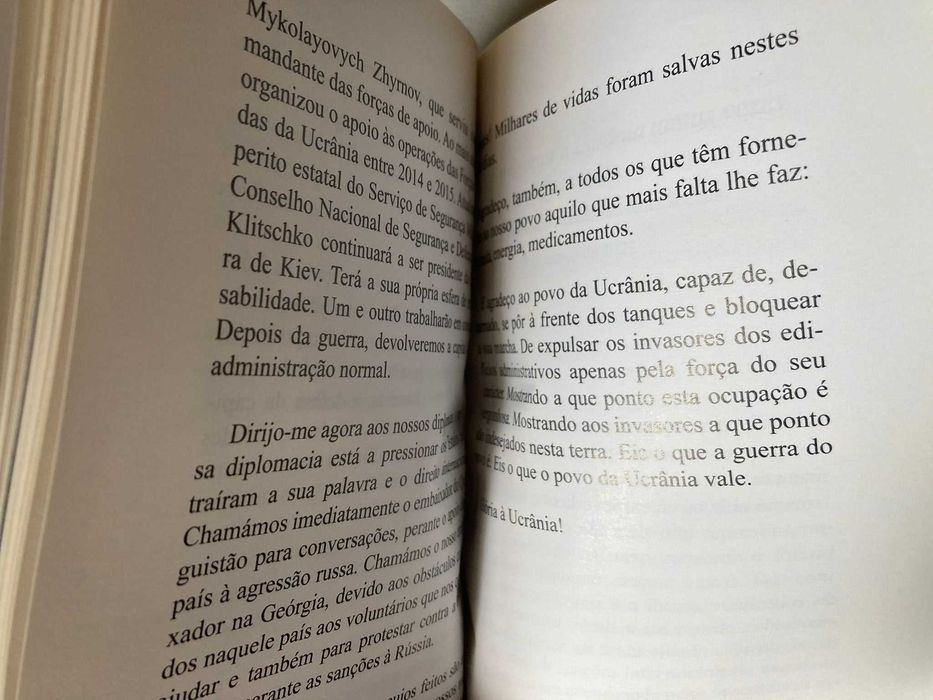 Pela Ucrânia, de Volodymyr Zelensky - volumes 1 e 2