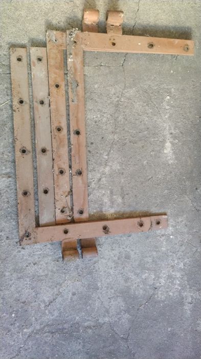 Stare zawiasy, okucia do drzwi.