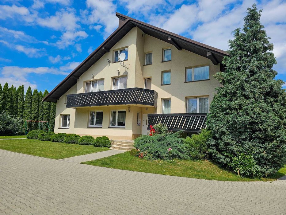 Pokoje z łazienkami, apartament rodzinny.