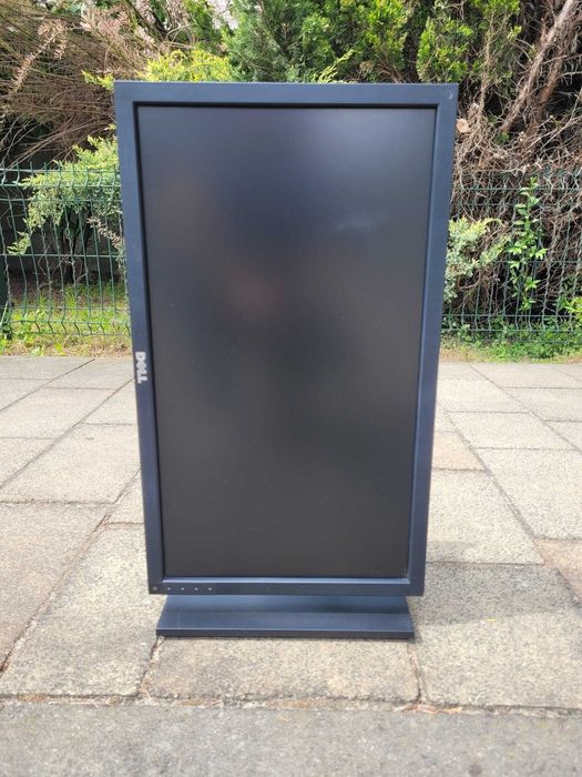 Monitory 22" DELL P2211 - super stan