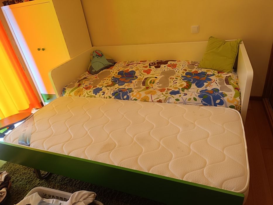 Móvel quarto cama dupla e roupeiro