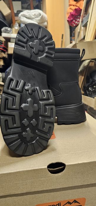 Botki czrne Sinsay r.39