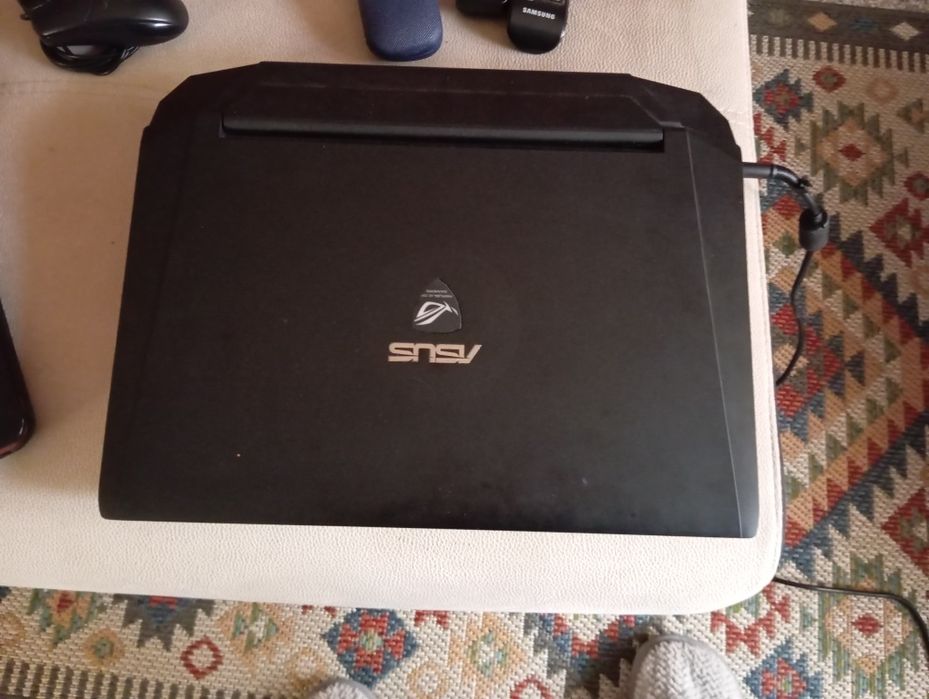 ASUS rog 17 polegadas