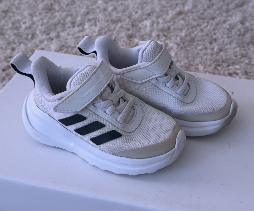Продам дитячі кросівки Adidas