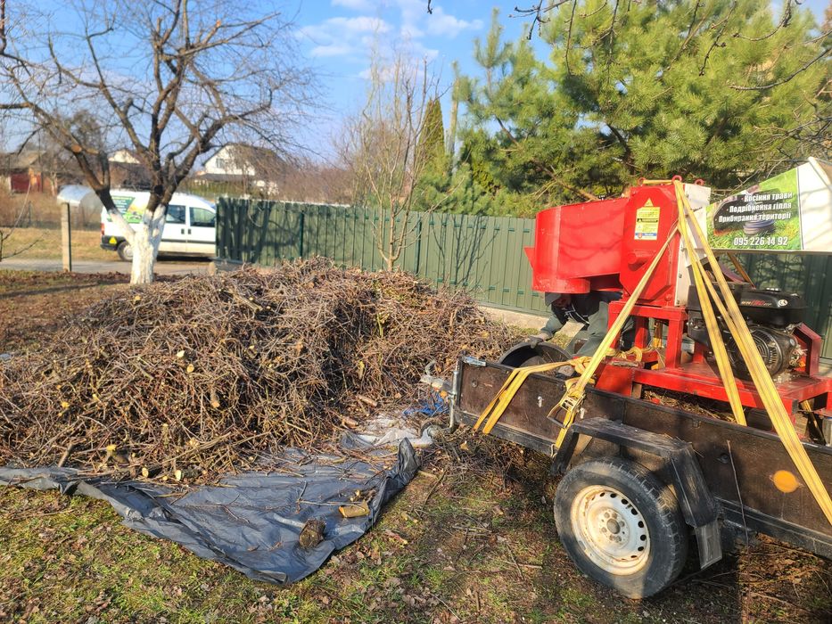 Подрібнення гілок пнів обрізка дерев