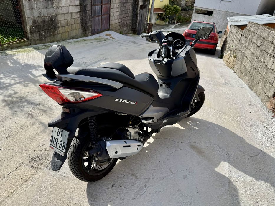 Scooter 125 SYM GTS 125i 2013