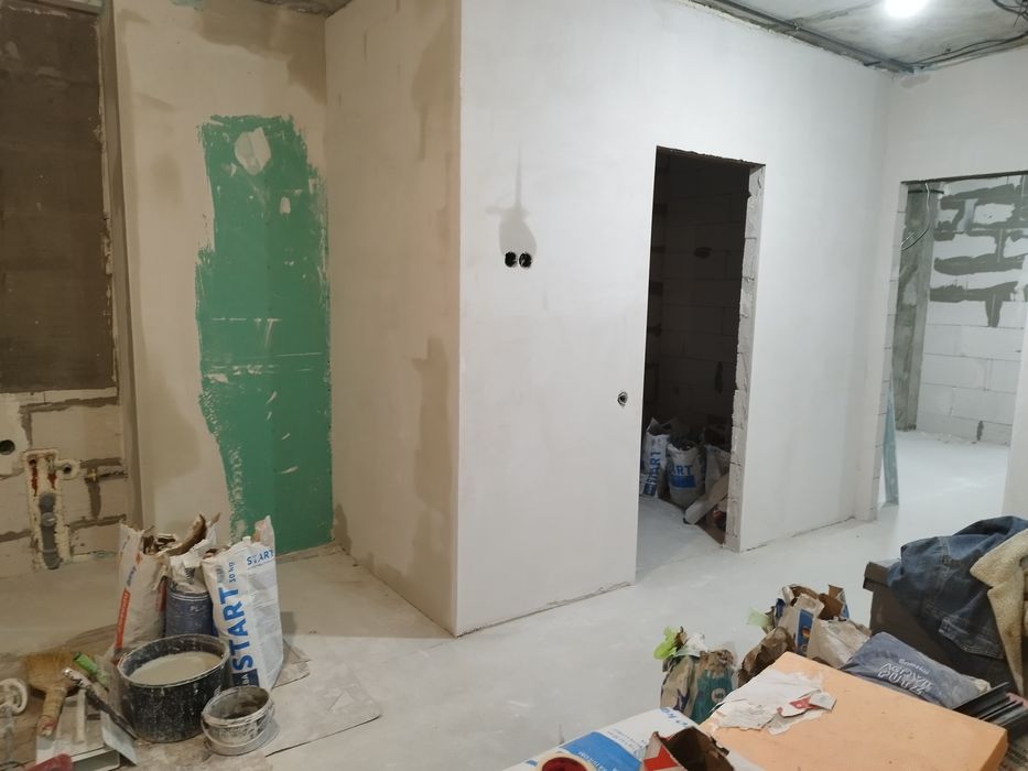 Продається 2 кімнатна квартира.Центр