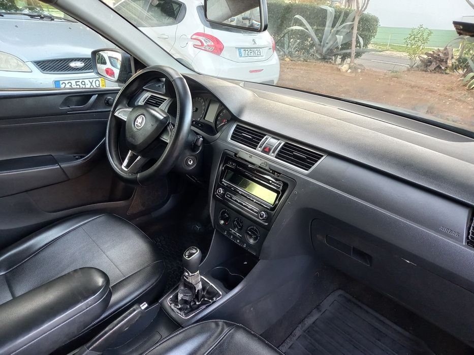 Skoda Rapid 1.6 TDI full estras AC