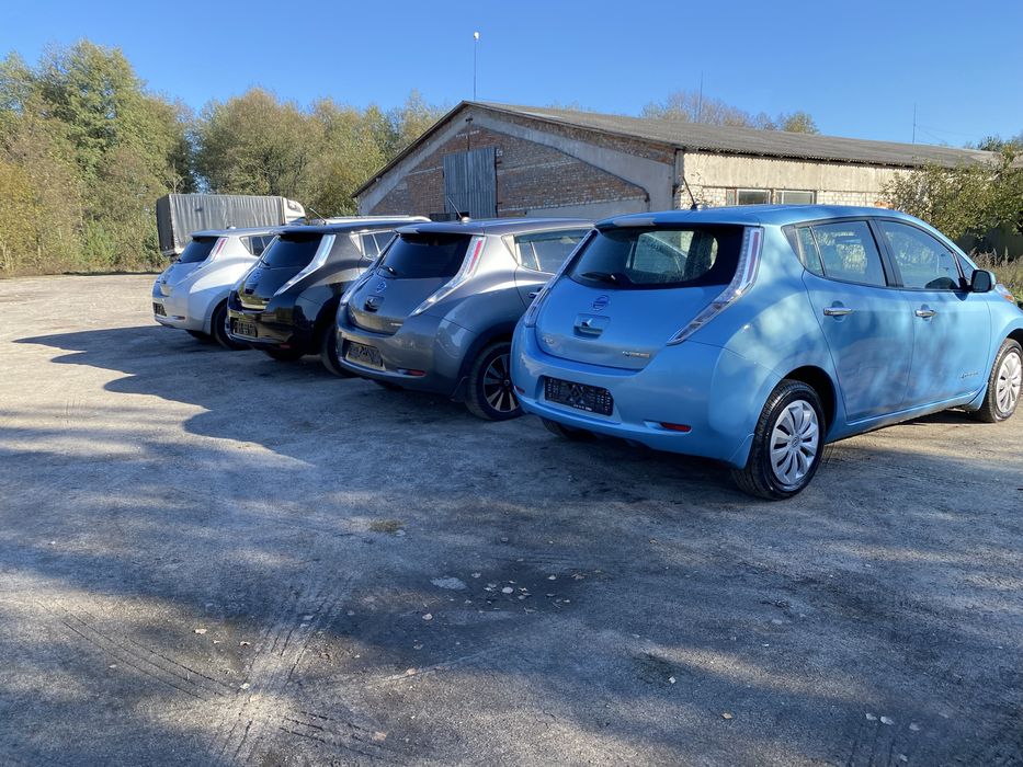 Розборка Nissan Leaf ляда фонарь кришка багажника задний бампер Лиф