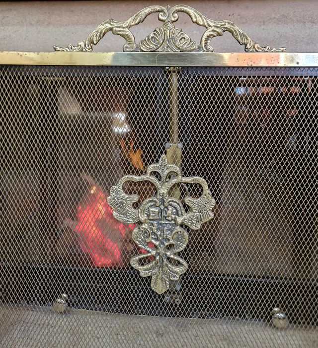 Resguardo em latão para lareira