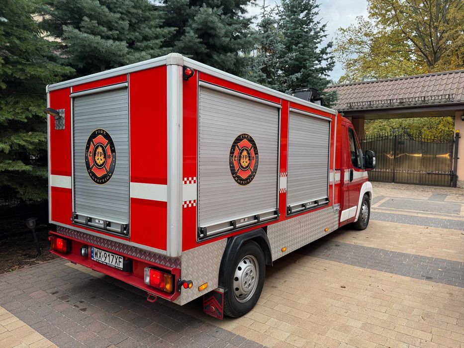 Samochód rat- tech. zabudowa aluminiowa. Cena bez wyposażenia,.