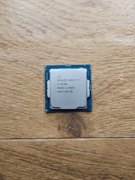 Процессор intel core i7 8700k 6 ядер 12 потоков 4.6 Ггц частота идеал сокет 1151v2 интел 8-е поколение