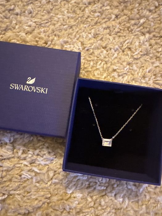 Colar swarovski prateado