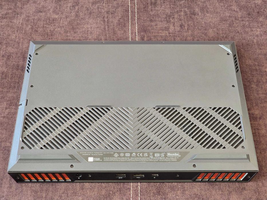 Dell G15 5535 (15,6" FHD 165Hz/ R7 7840HS/ 16 DDR5/ 512 SSD/ RTX 4060)