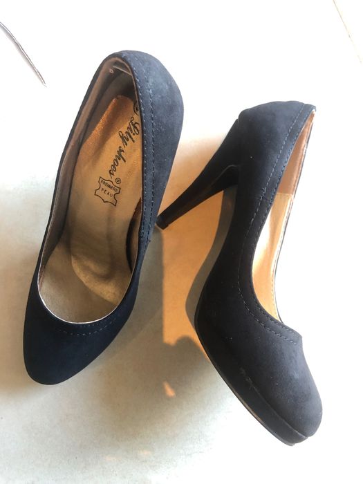 Sapatos com saltos altos escarpins estilo louboutin 38