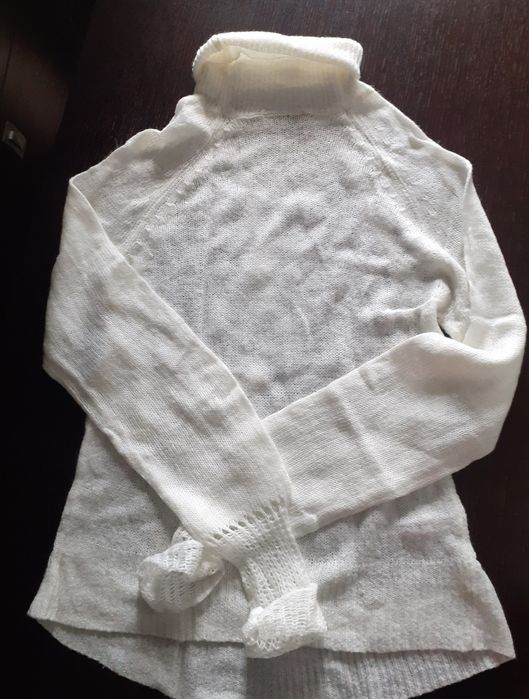 Ażurkowy ecru sweterek damski golf Quoisque