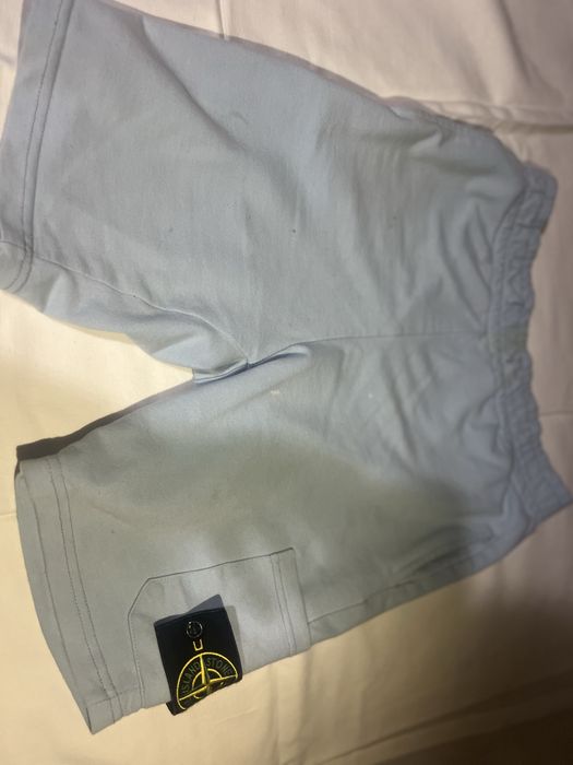 Оригінальні шорти stone island, в гарному стані