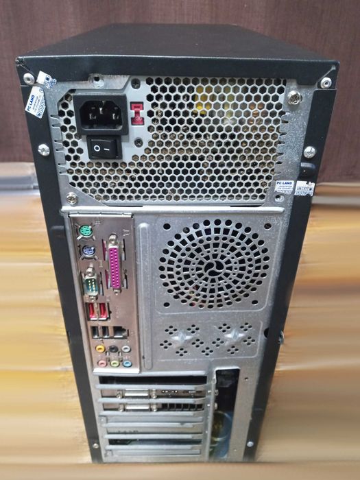 AMD Phenom II X4 BE / ASRock AliveX / 16 GB RAM/ SSD 250 GB / Win 10