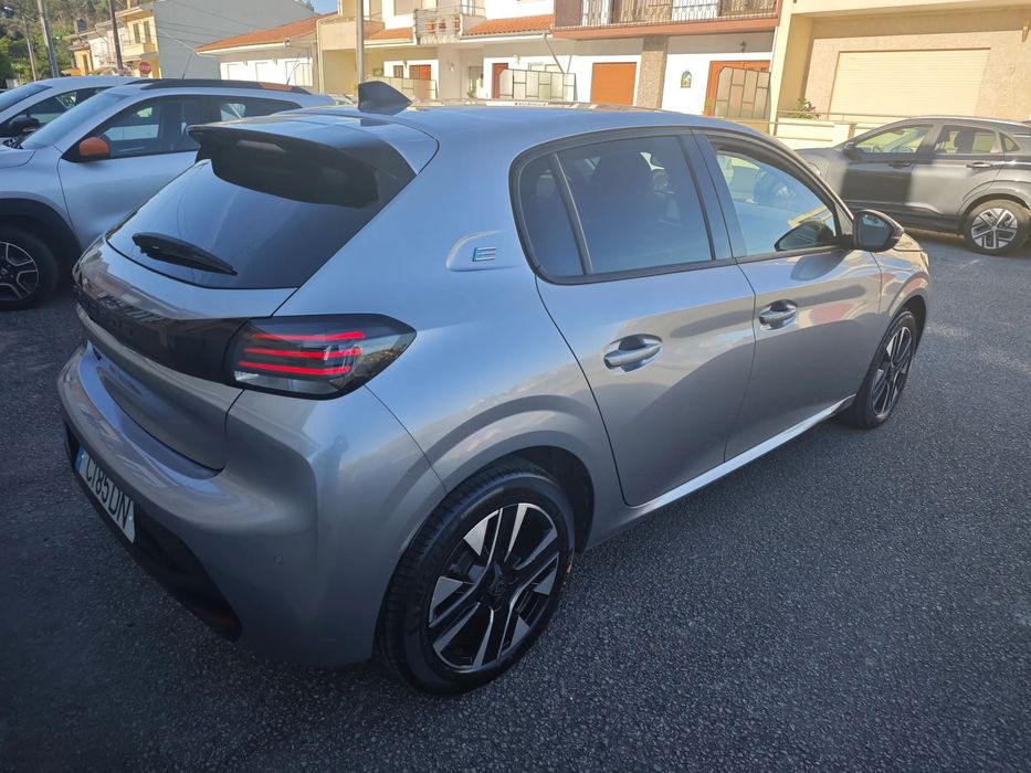 Peugeot e-208 Allure