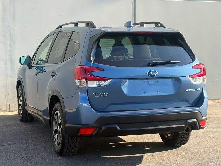 Subaru Forester      2022