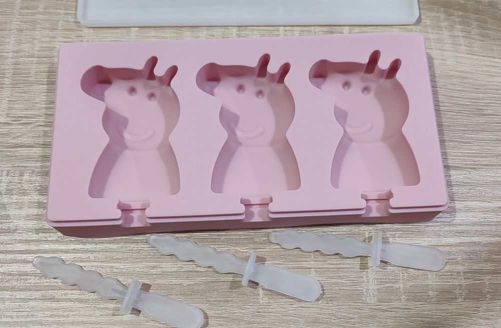 Silikonowe formy, foremki do lodów Peppa, owoce, miś, zajączek, arbuz