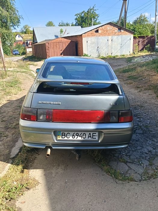 Автомобіль ваз лада211012
