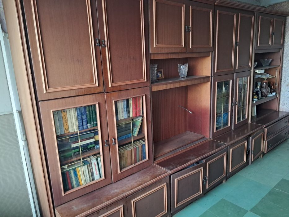 Стінка у вітальню