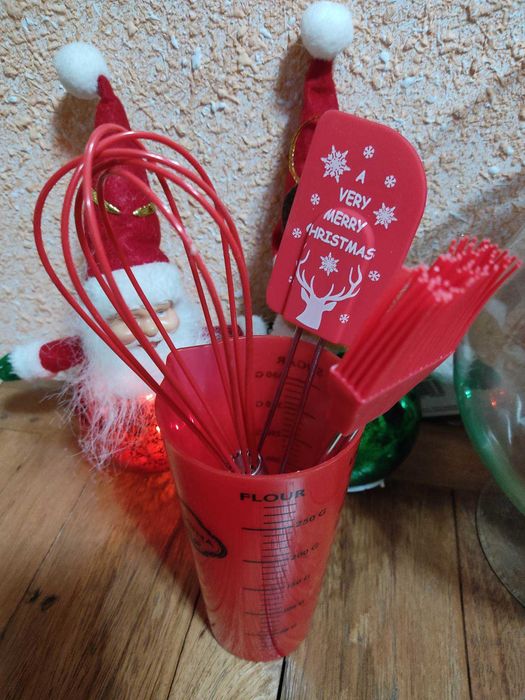 łyżka do ciasta miarka pędzel rózga zestaw świąteczny