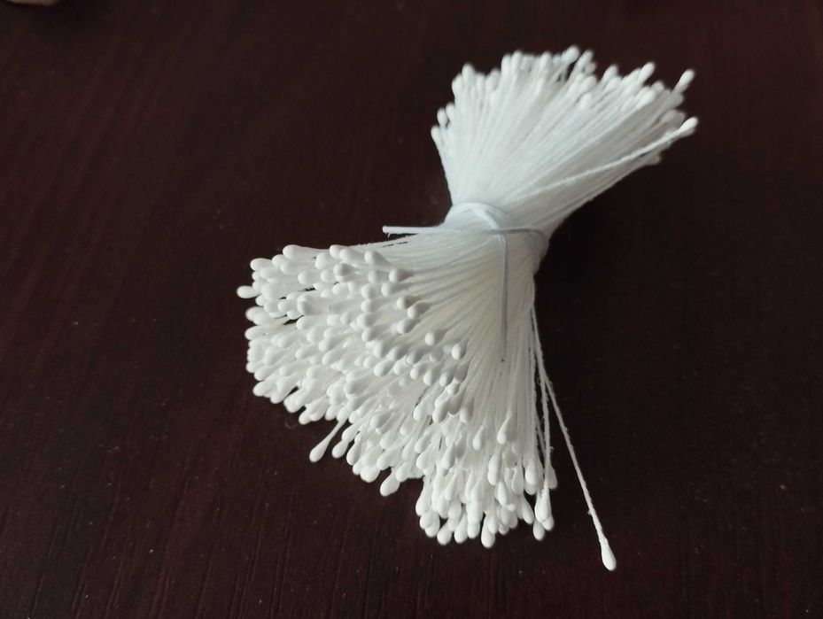 Pręciki do kwiatków matowe 1-1,5 mm 380 szt białe