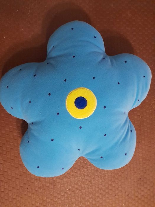 bonecos, alguns do Gato Preto