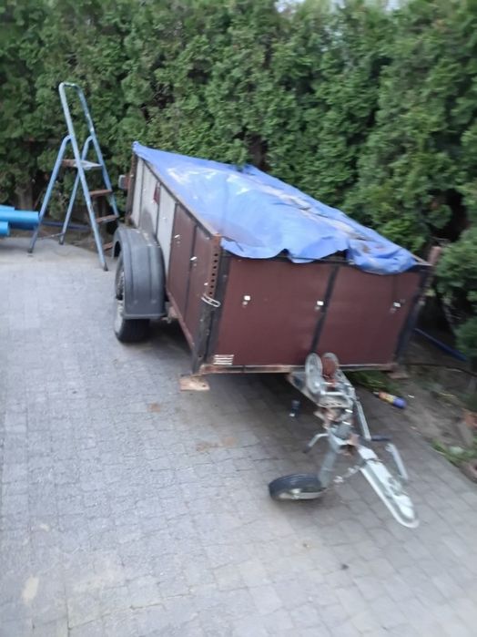 Przyczepka samochodowa