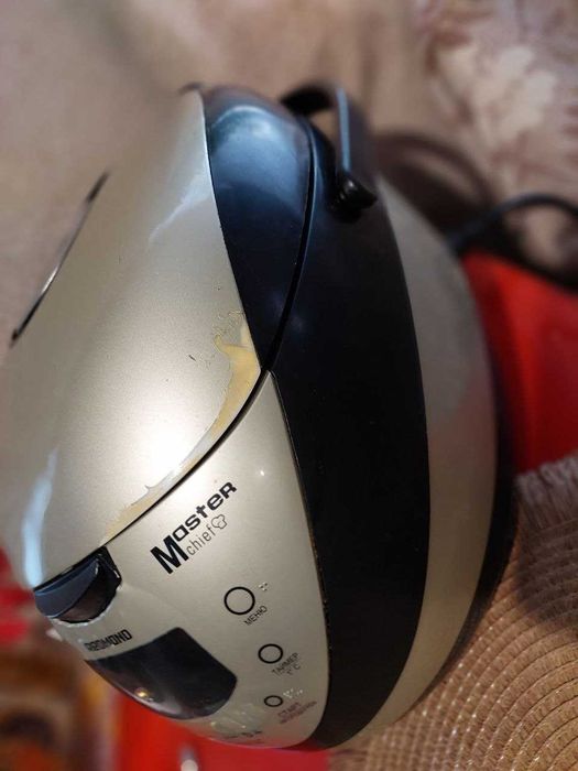 Мультиварка Redmond RMC-M150. в робочому стані.Голосова