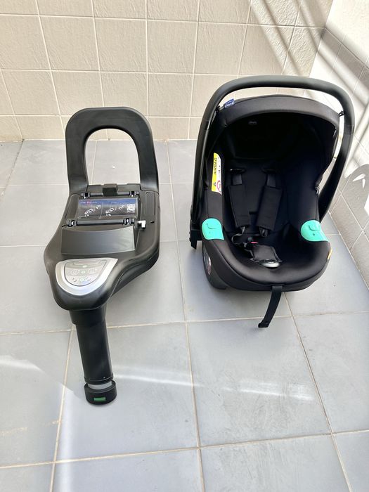 Duo Chicco carrinho de passeio, ovo e sistema de ISOFIX