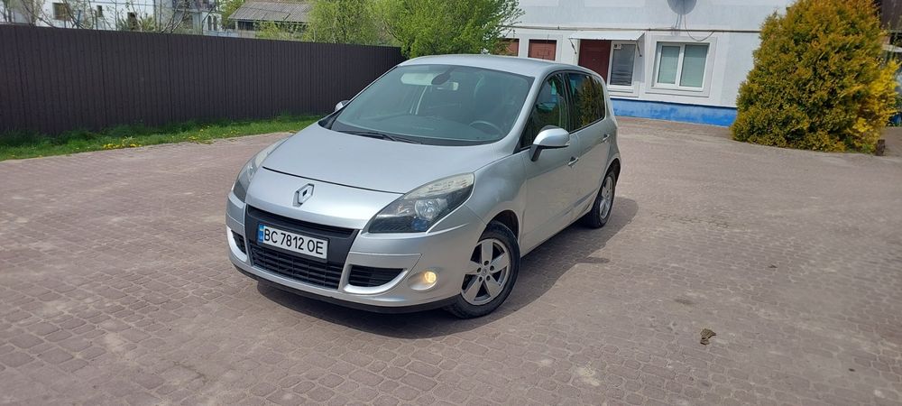 Авто Renault Scenic 2010р