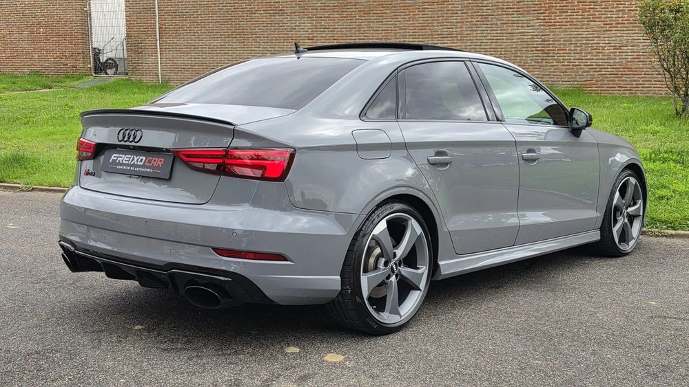 Audi RS3 Limousine S tronic