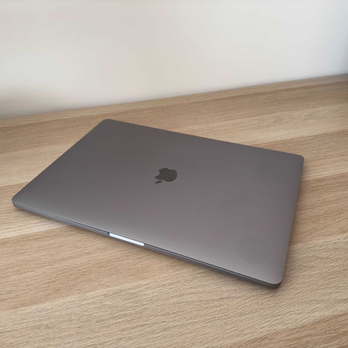 Apple MacBook Pro (16-inch, 2019)