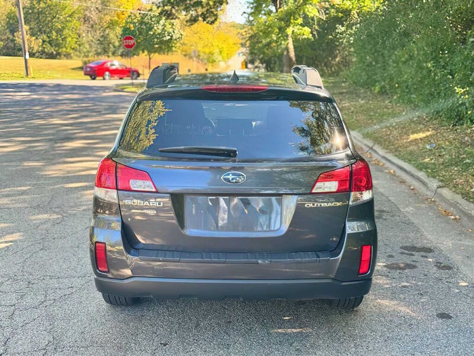 Subaru Outback Limited      2013