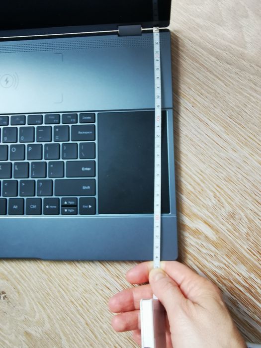 Monitor przenośny Uperfect 15,6 cala z klawiaturą super stan